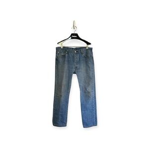 LEVI’S 501 Jeans Worn by Man Working in the Forest